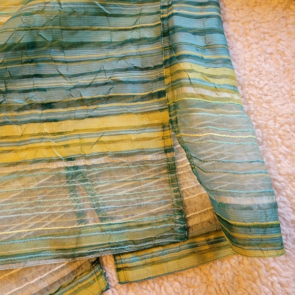 Translucent blouse - Picture 3 of 8